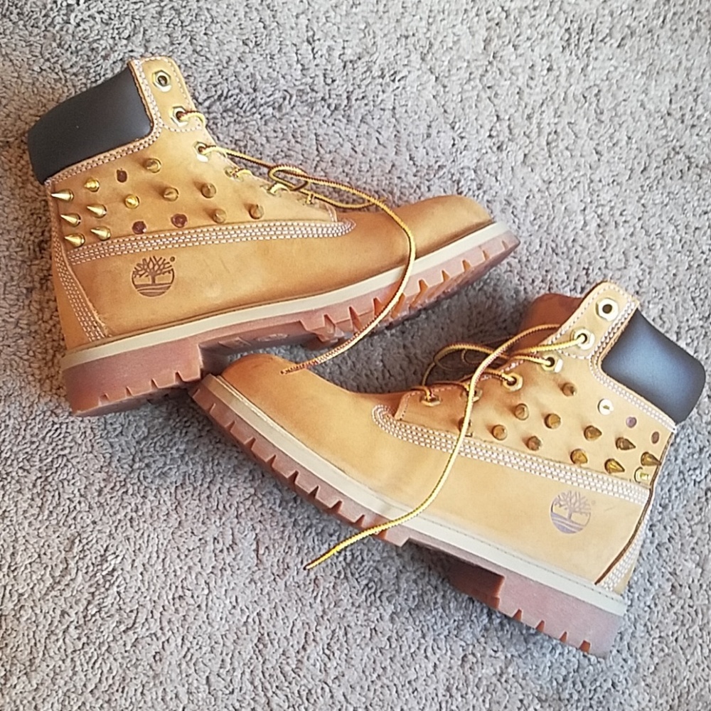 Boots - Picture 3 of 3